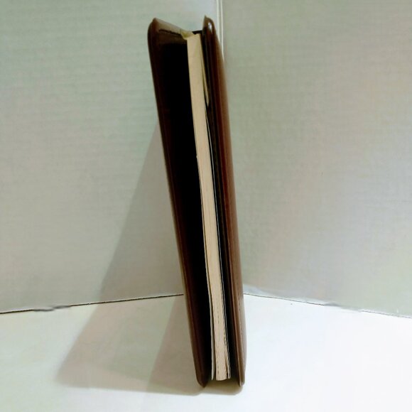 HUGO BOSS VEGAN LEATHER NOTE BINDER + NOTEPAD - Picture 8 of 15